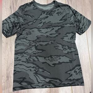 Lululemon Metal Vent Short Sleeve